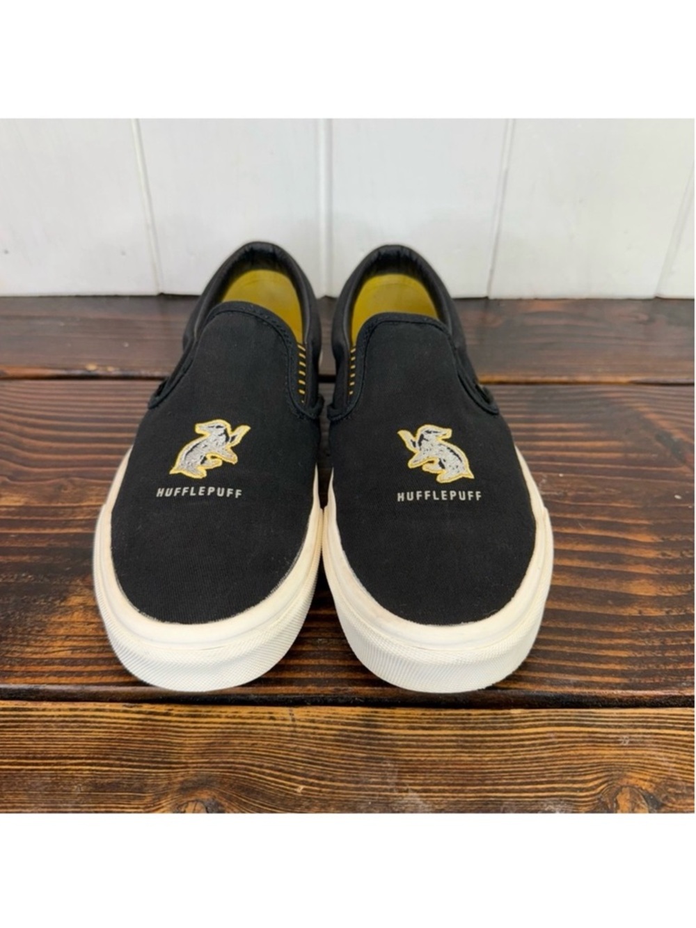 Vans x Harry Potter Hufflepuff Classic Slip-On Sneakers – Women’s 9.5 / Men’s 8